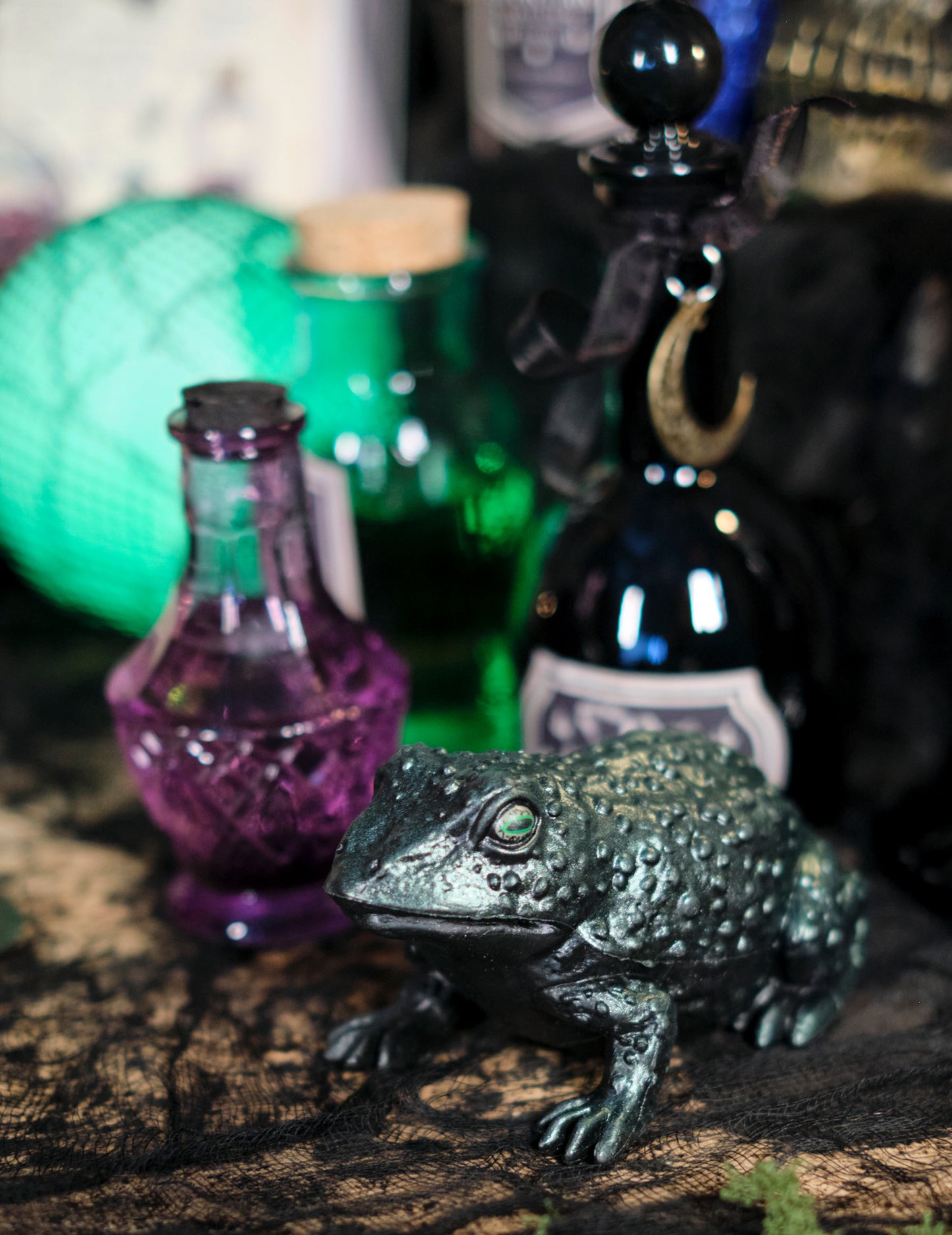 Iridescentna zelena plastična žaba 12.5 cm