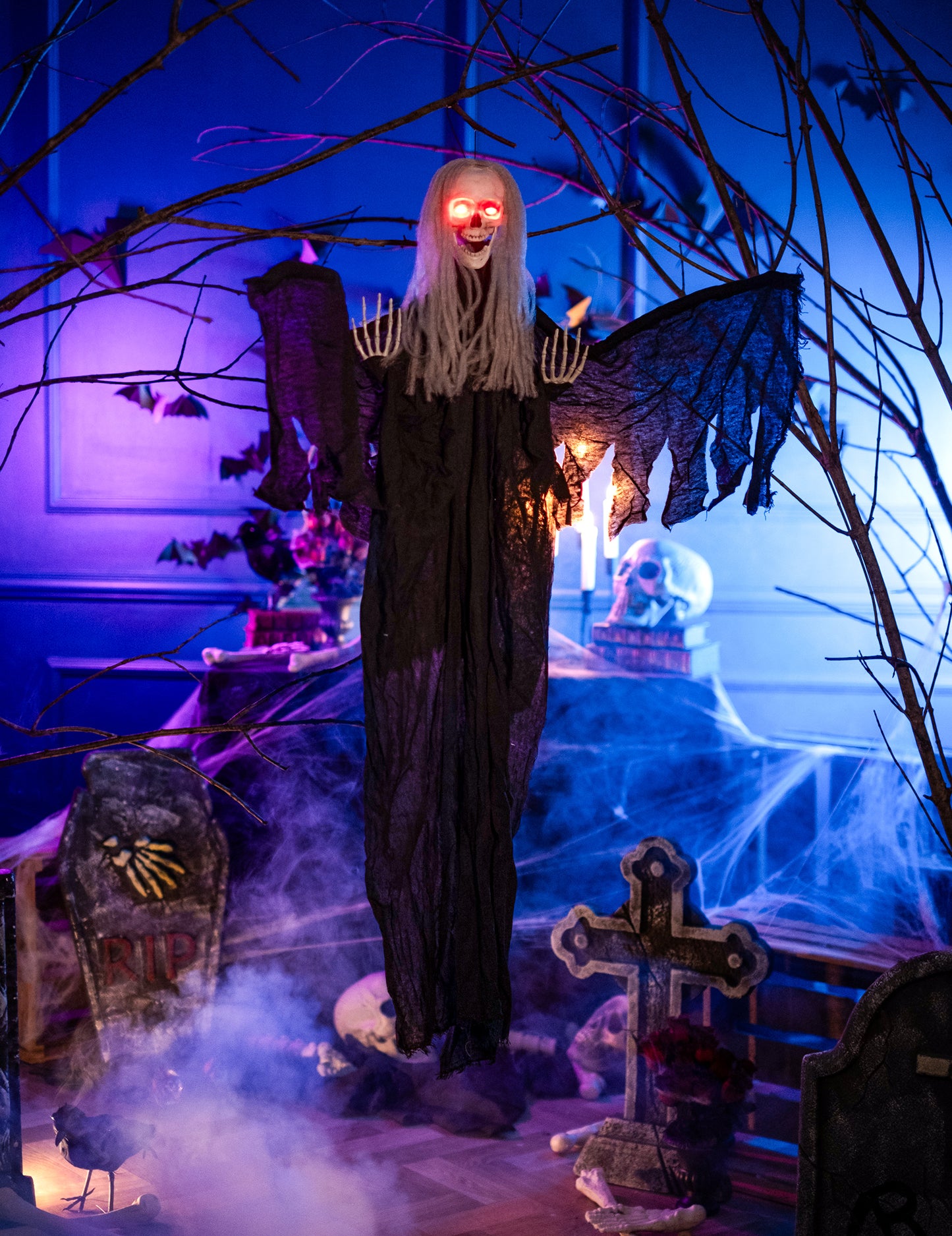 Dekoracija za objesiti crni anđeo svijetle smrti 110 cm