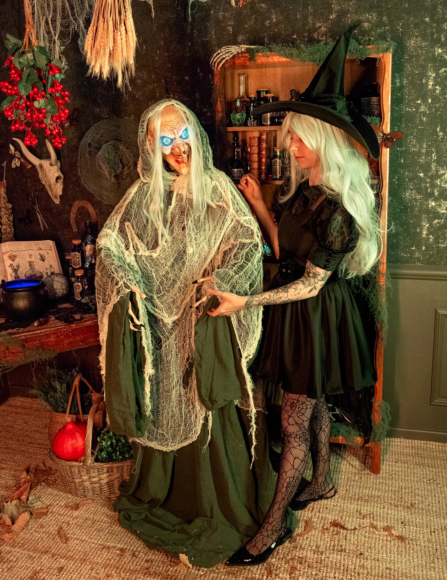 Animirani zvuk i lagano ukrašavanje vještice andromeda 153 cm