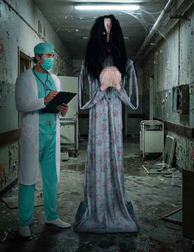 Animirana dekoracija zombi koji jede mozak 200 cm