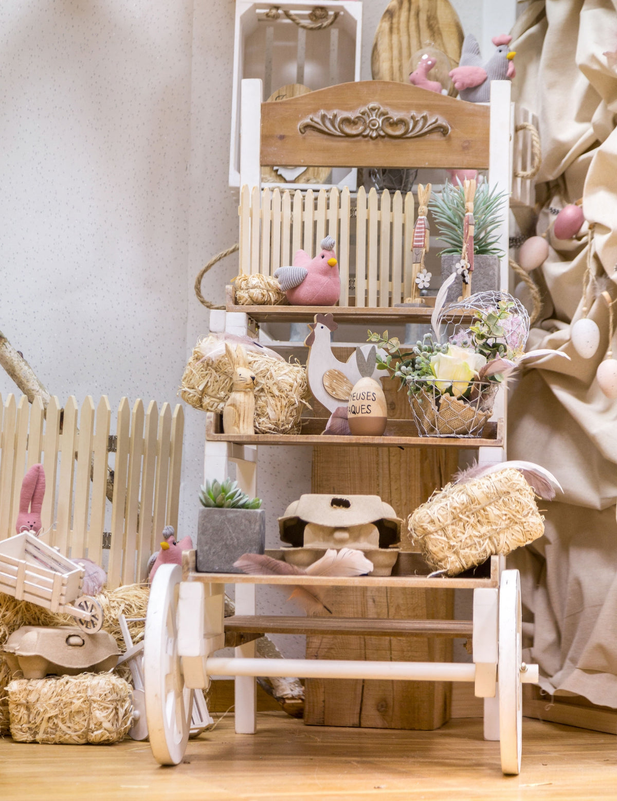 Mise en scène champêtre de la botte de paille pour décoration thème campagne naturelle