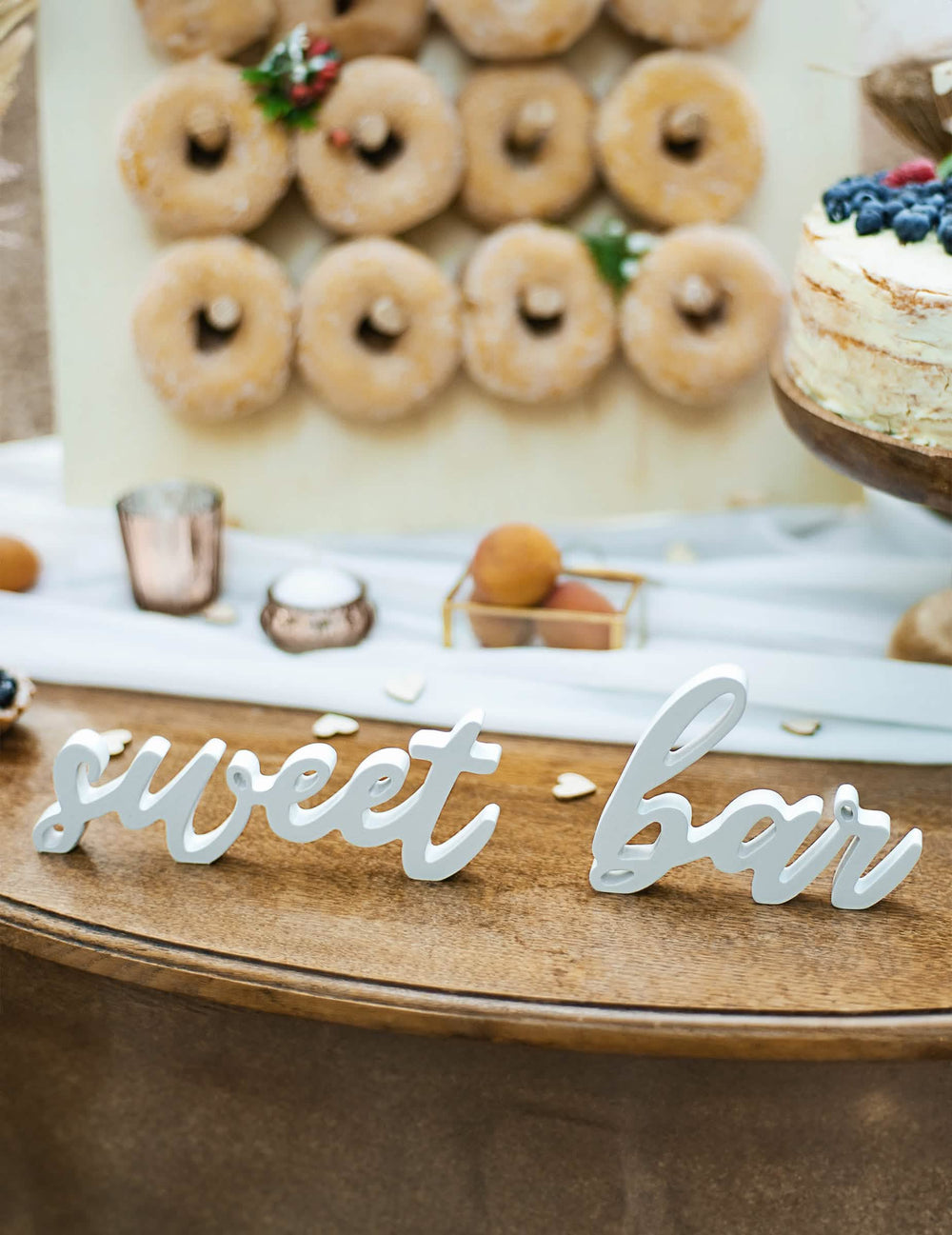 Krupni plan slova drvene dekoracije sweet bar za vjenčanje