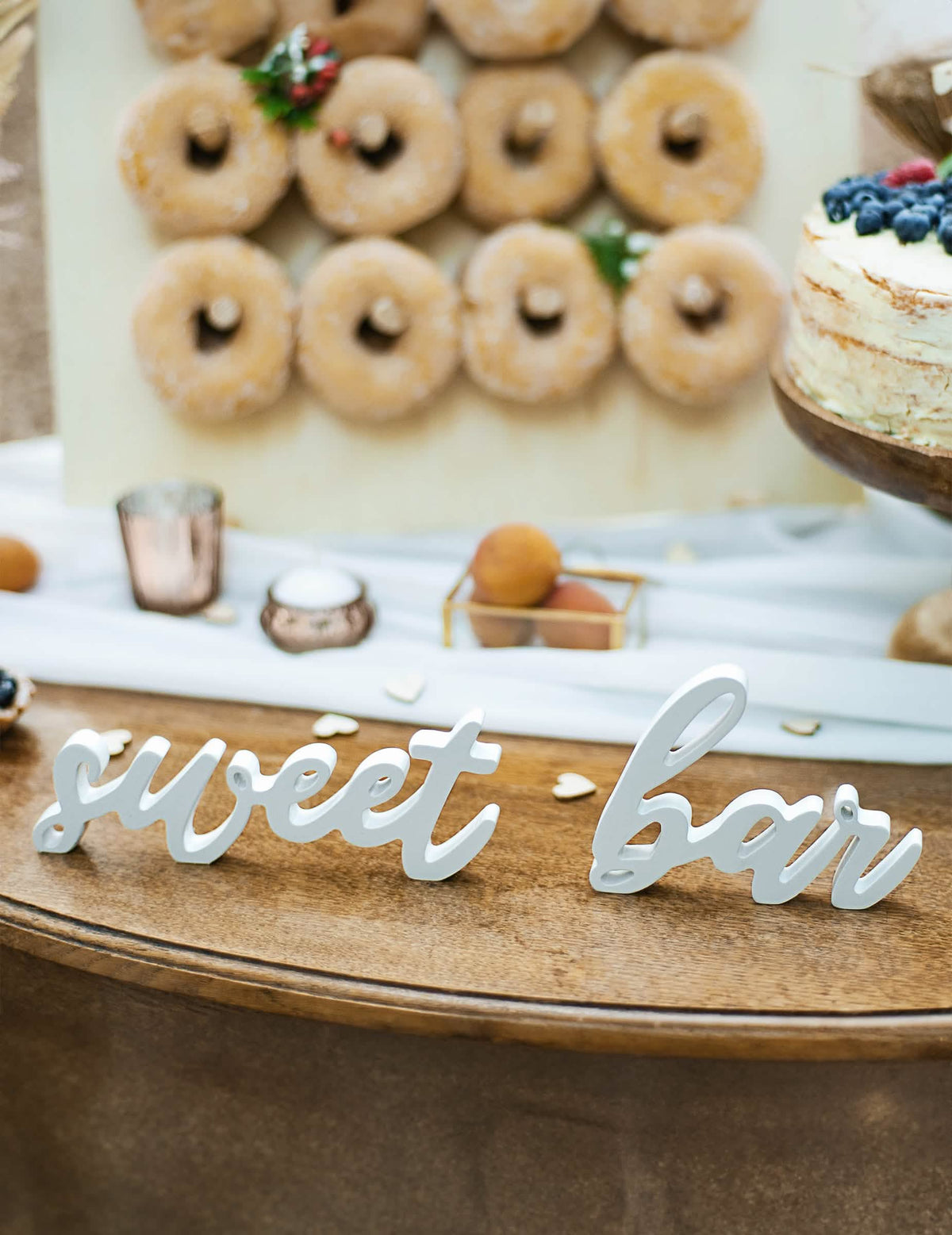 Krupni plan slova drvene dekoracije sweet bar za vjenčanje