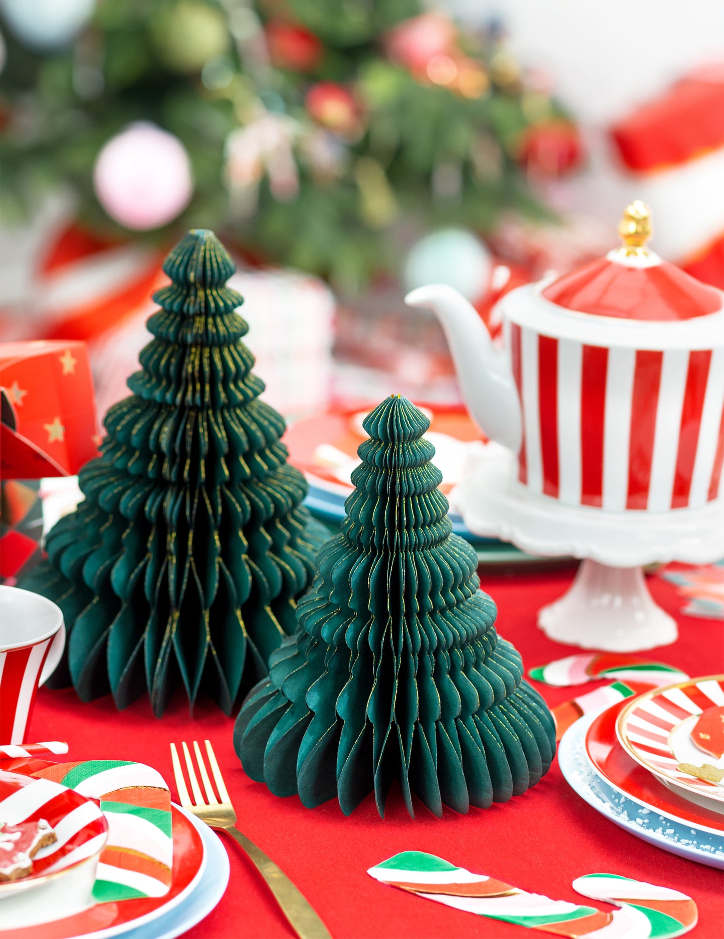 Ukras za božićno drvce od papira s uzorkom saća 15 cm zelena i zlatna