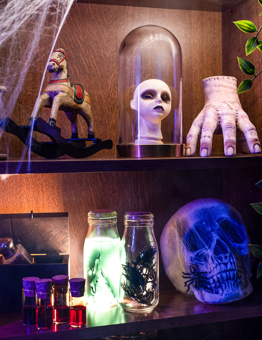 Mise en situation des décorations têtes de poupées cadavériques