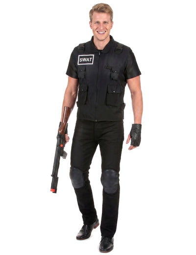 SWAT muški agent prerušen