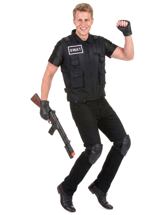 SWAT muški agent prerušen
