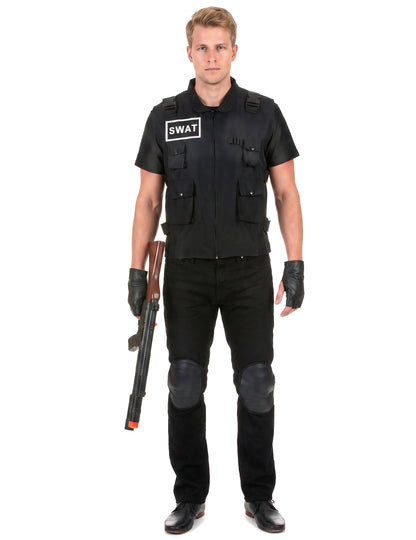 SWAT muški agent prerušen