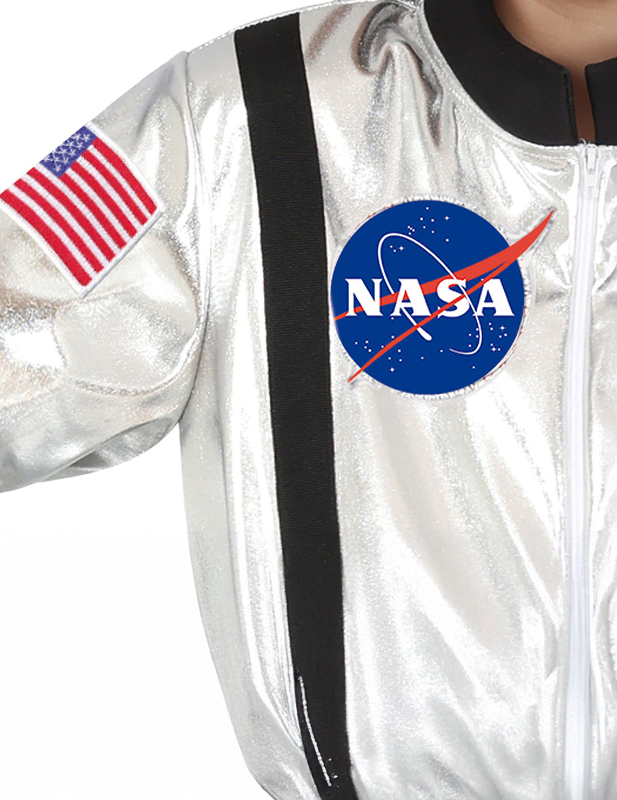 Détail des écussons NASA et drapeau américain du déguisement d'astronaute pour enfant
