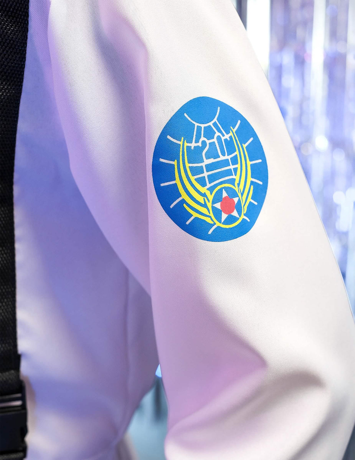 Detalj amblema na rukavu svemirskog kostima astronauti