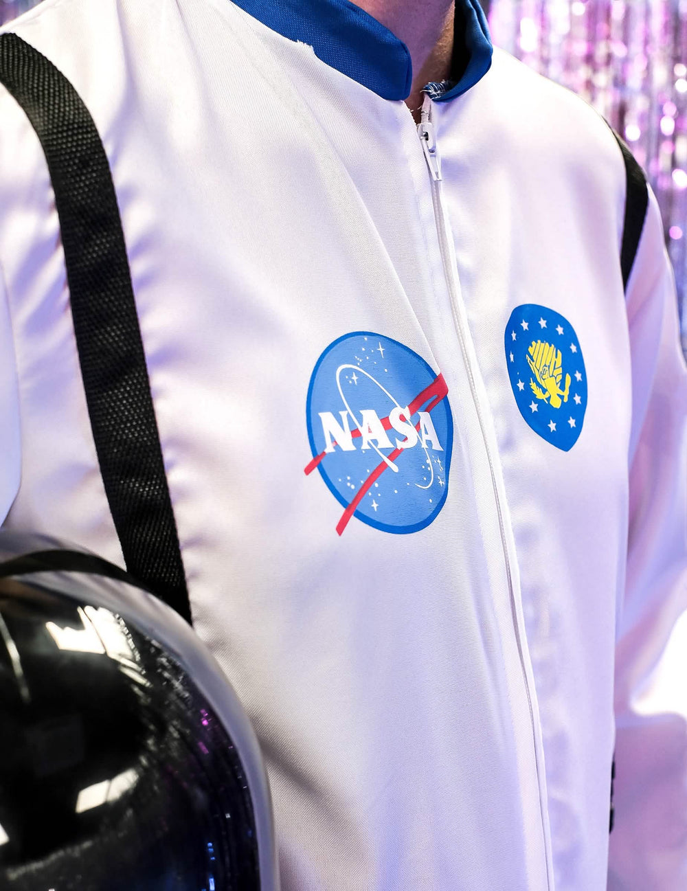 Pogled straga na svemirski astronauti kostim