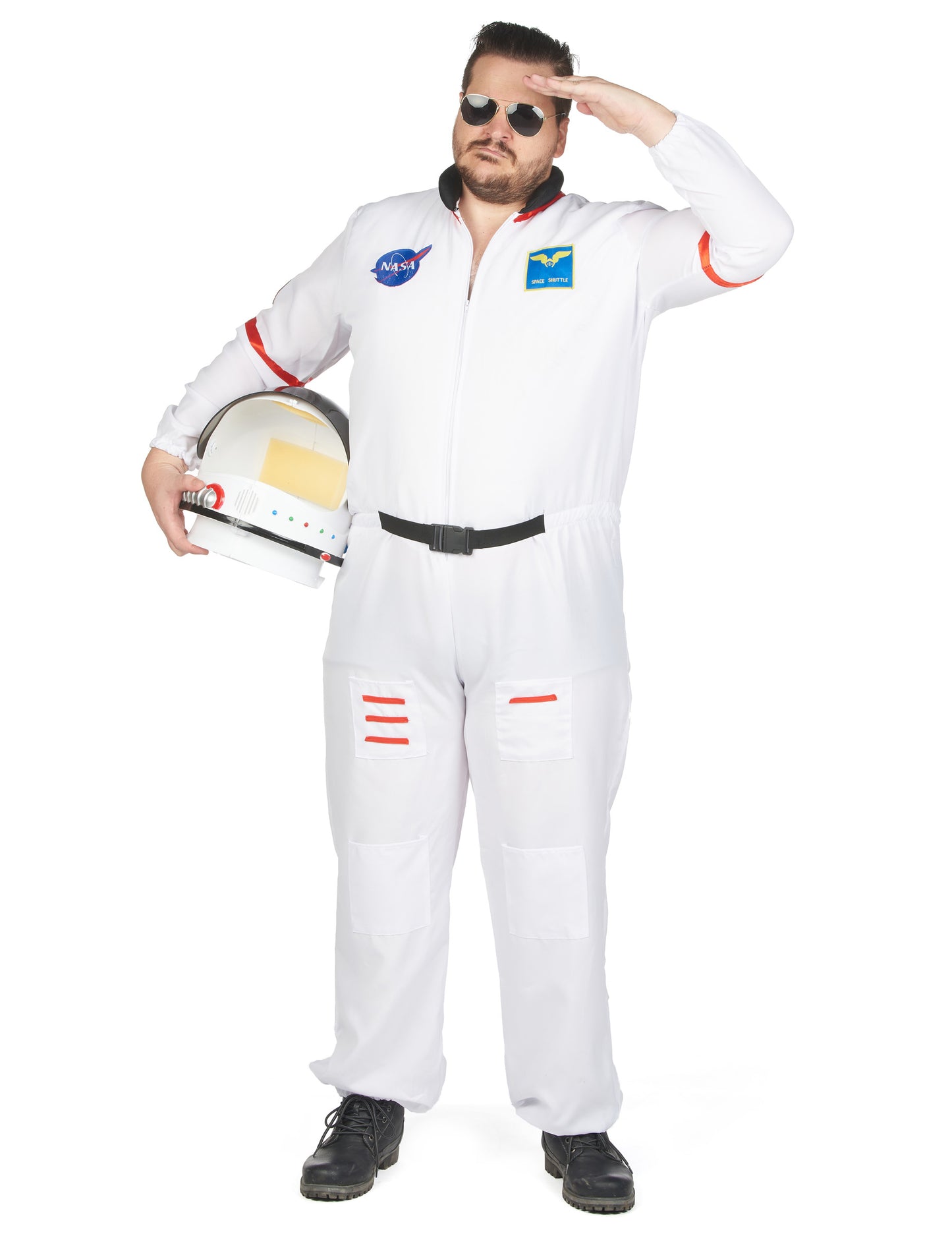 Muški astronaut velike veličine prerušen