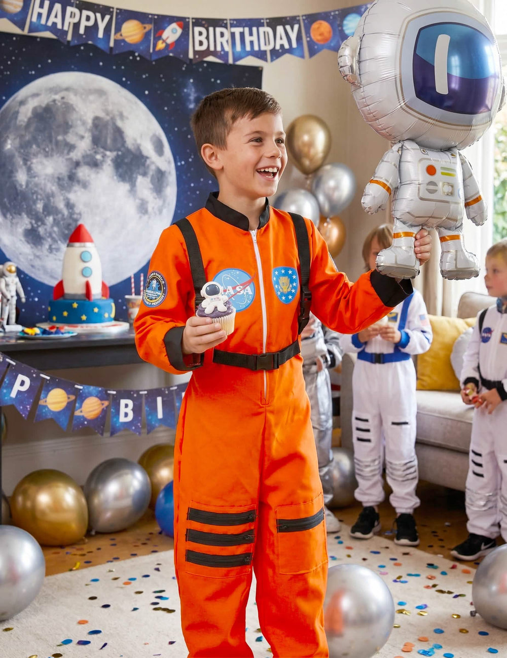 Scenografija za rođendan s kostimom astronauti za dječak narančasta