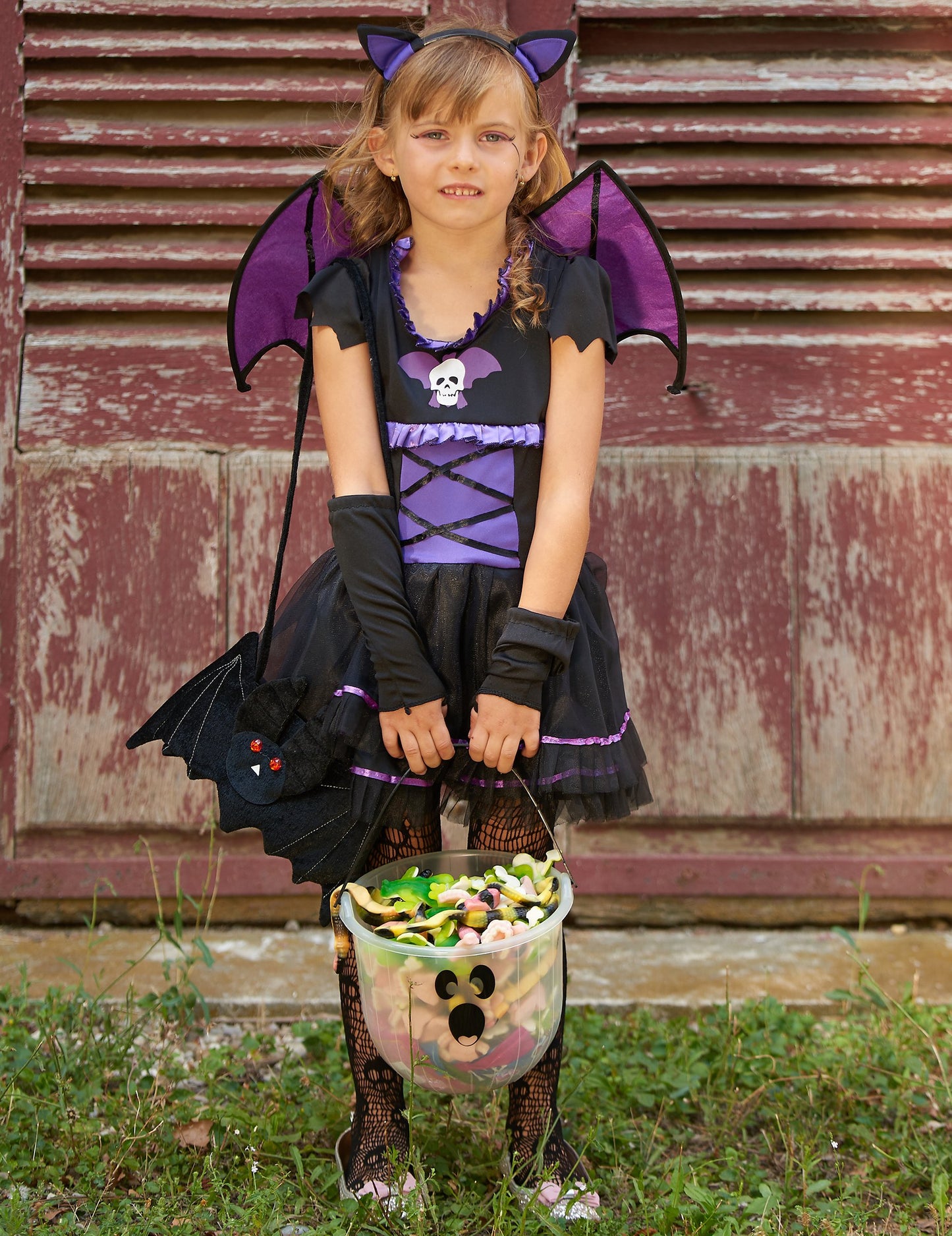 Crna i ljubičasta djevojka prerušena