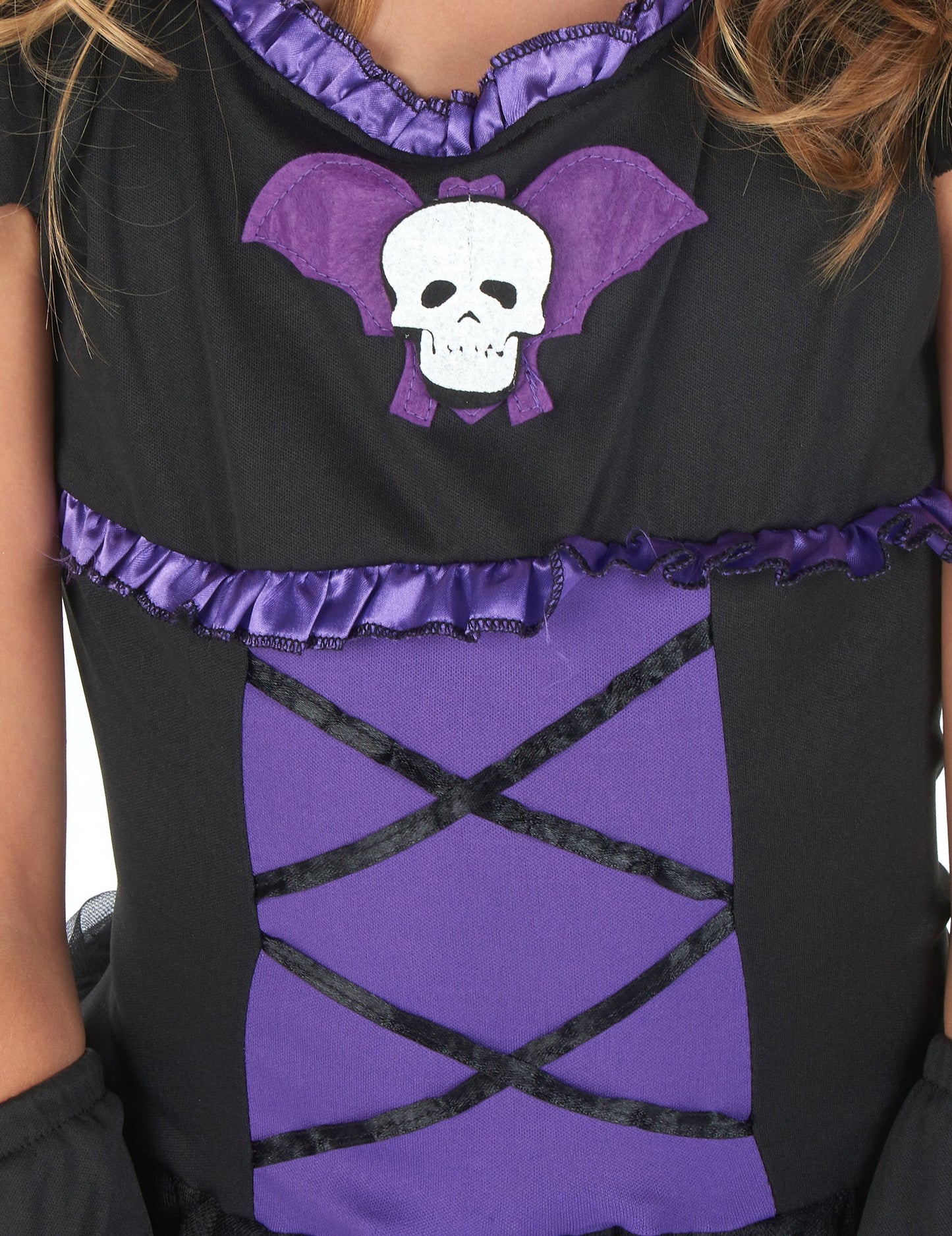 Crna i ljubičasta djevojka prerušena