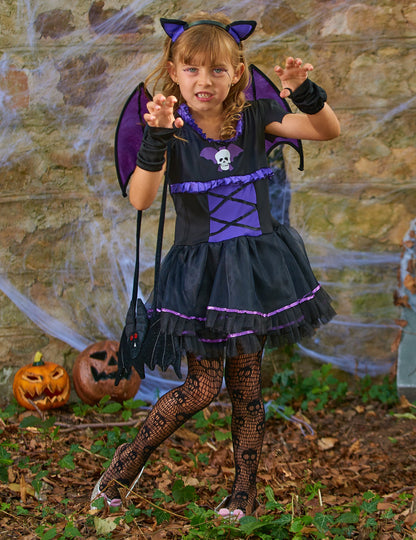 Crna i ljubičasta djevojka prerušena