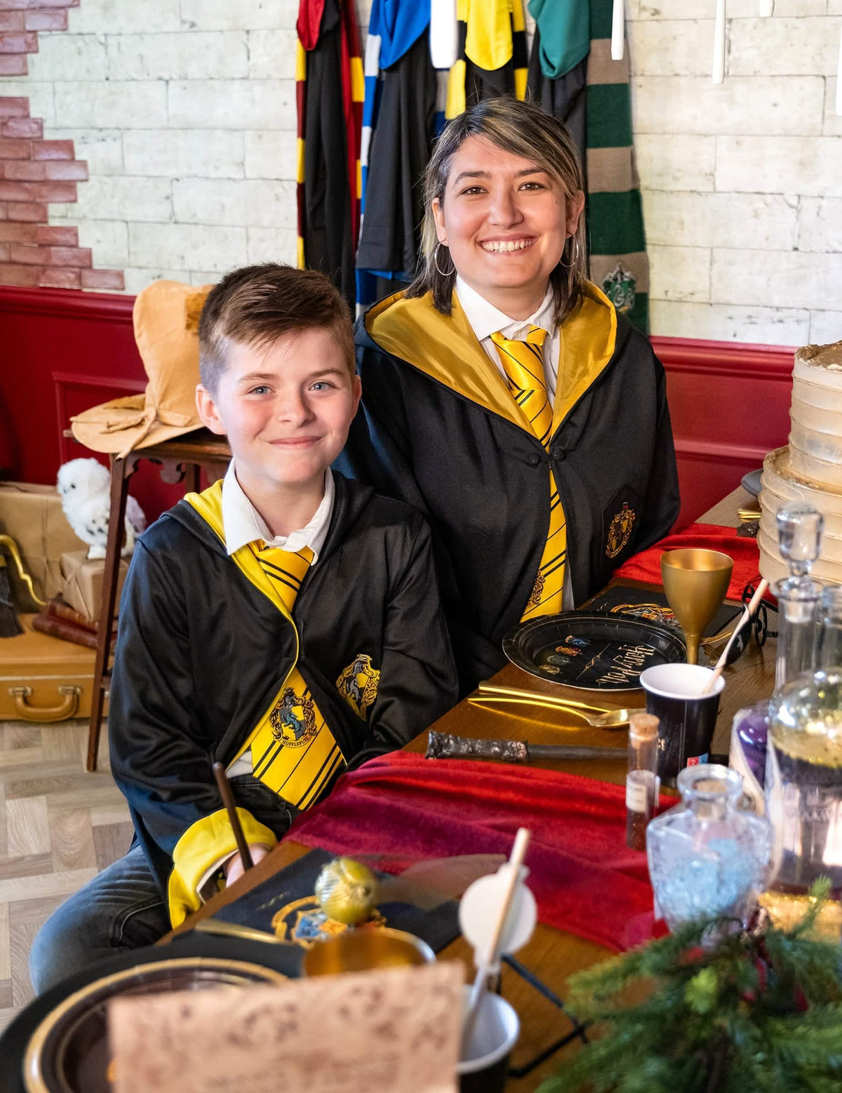 Blagdanska scena klasičnog kostima Harry Potter™ za dijete među Heljndora