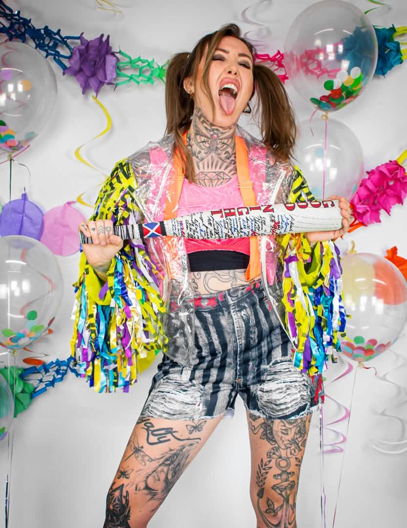 Pogled sprijeda s bejzbolskom palicom potpunog kostima Harley Quinn Birds of Prey luksuz