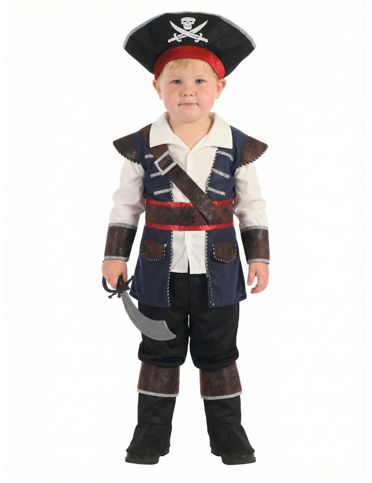 Cura prerušavajući se dečko na otvorenom moru