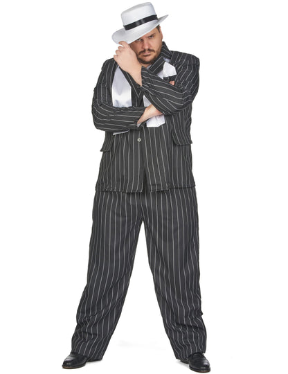 Prerušavanje crnog gangstera velike veličine