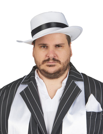 Prerušavanje crnog gangstera velike veličine