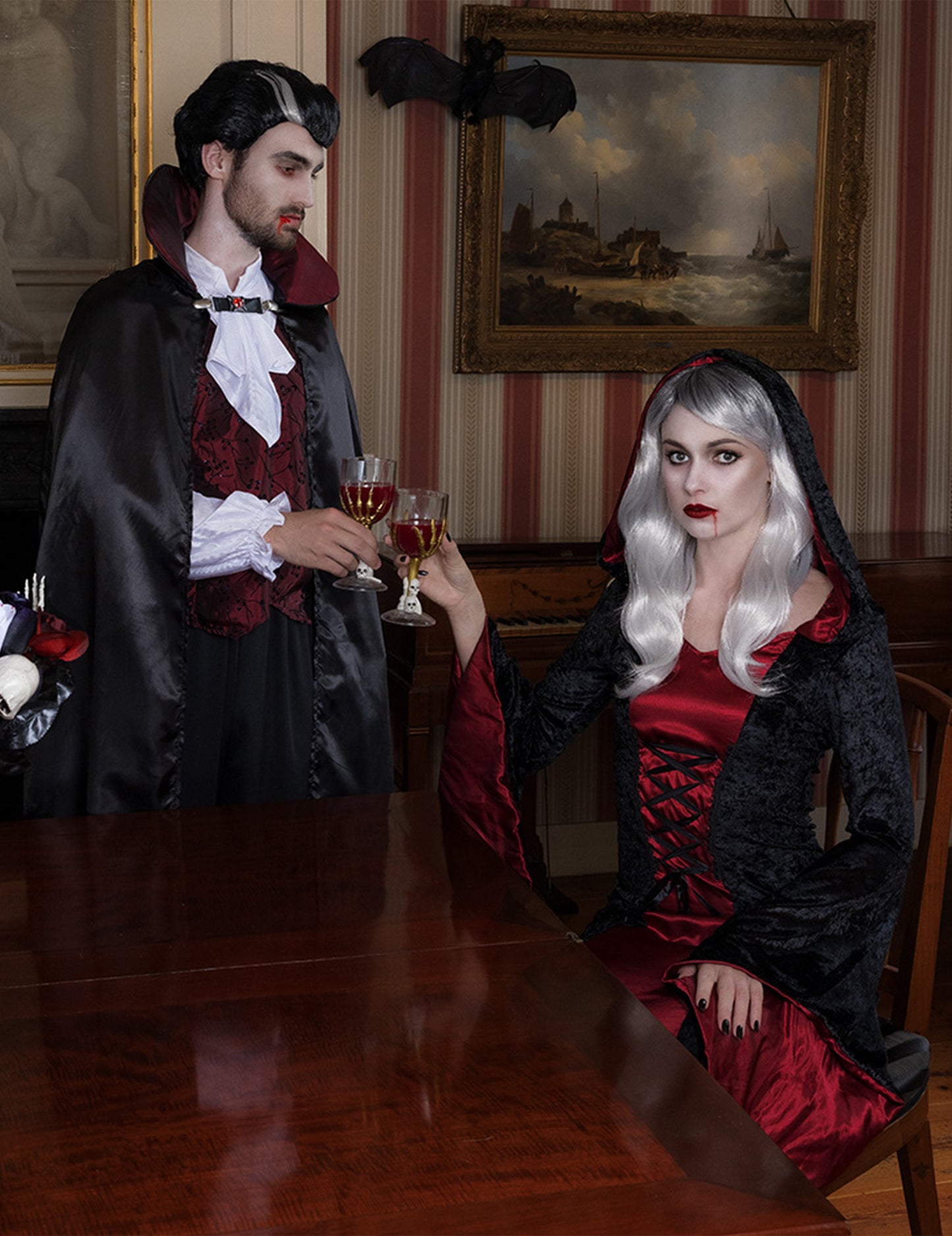 Crvena i crna ženska crvena kapuljača