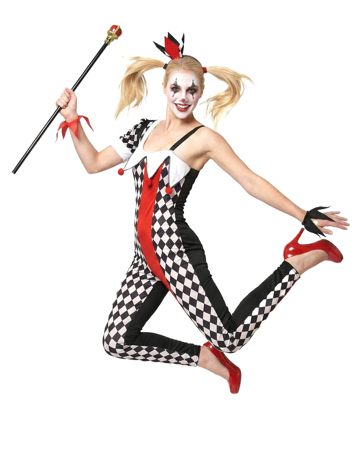 Poziranje uz ženski joker kostim