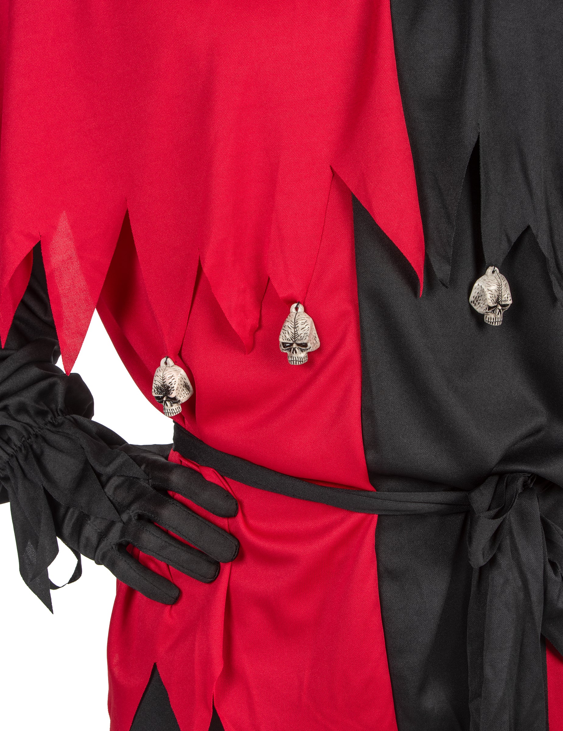 Détail du col en pointes et des crânes suspendus du déguisement Joker Fou pour adulte