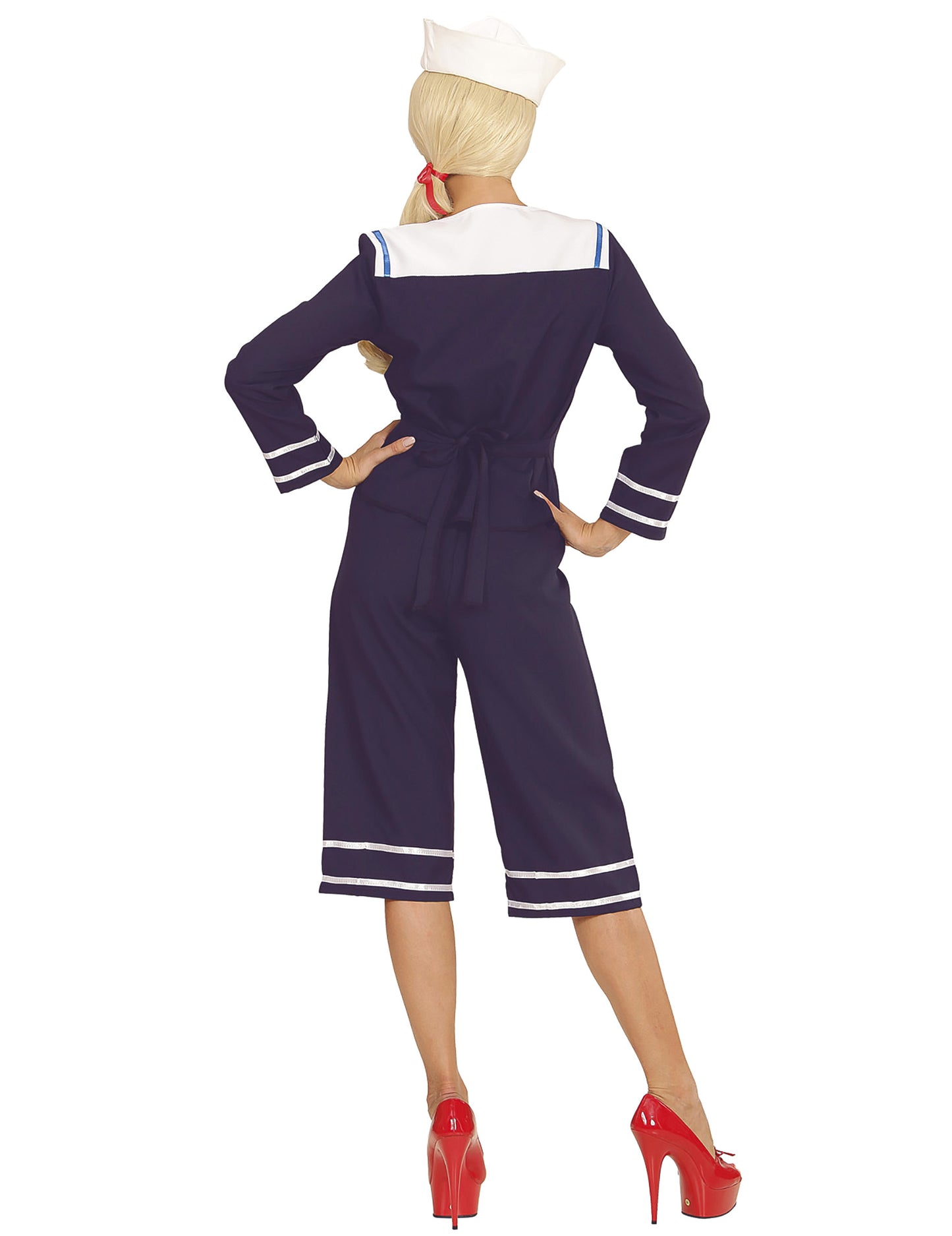 Marine prerušena pin up žena