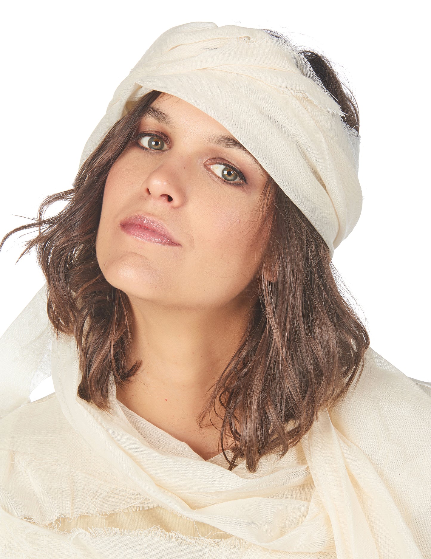 Gros plan sur le bandage de tête du déguisement de momie pour adulte