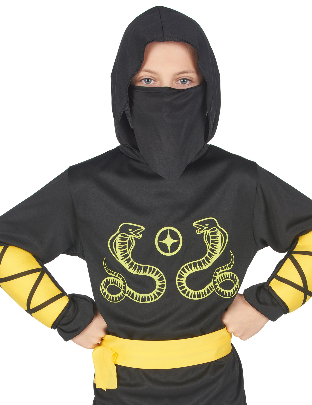 Détail du buste et de la cagoule du déguisement ninja pour garçon