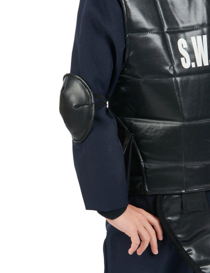 Swat dječji časnik prerušen