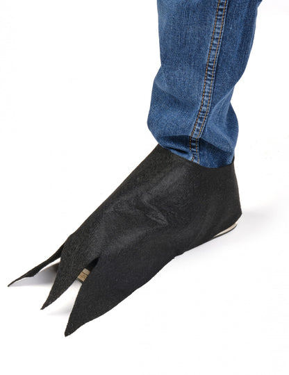 Dječji višebojni papagaj prerušen