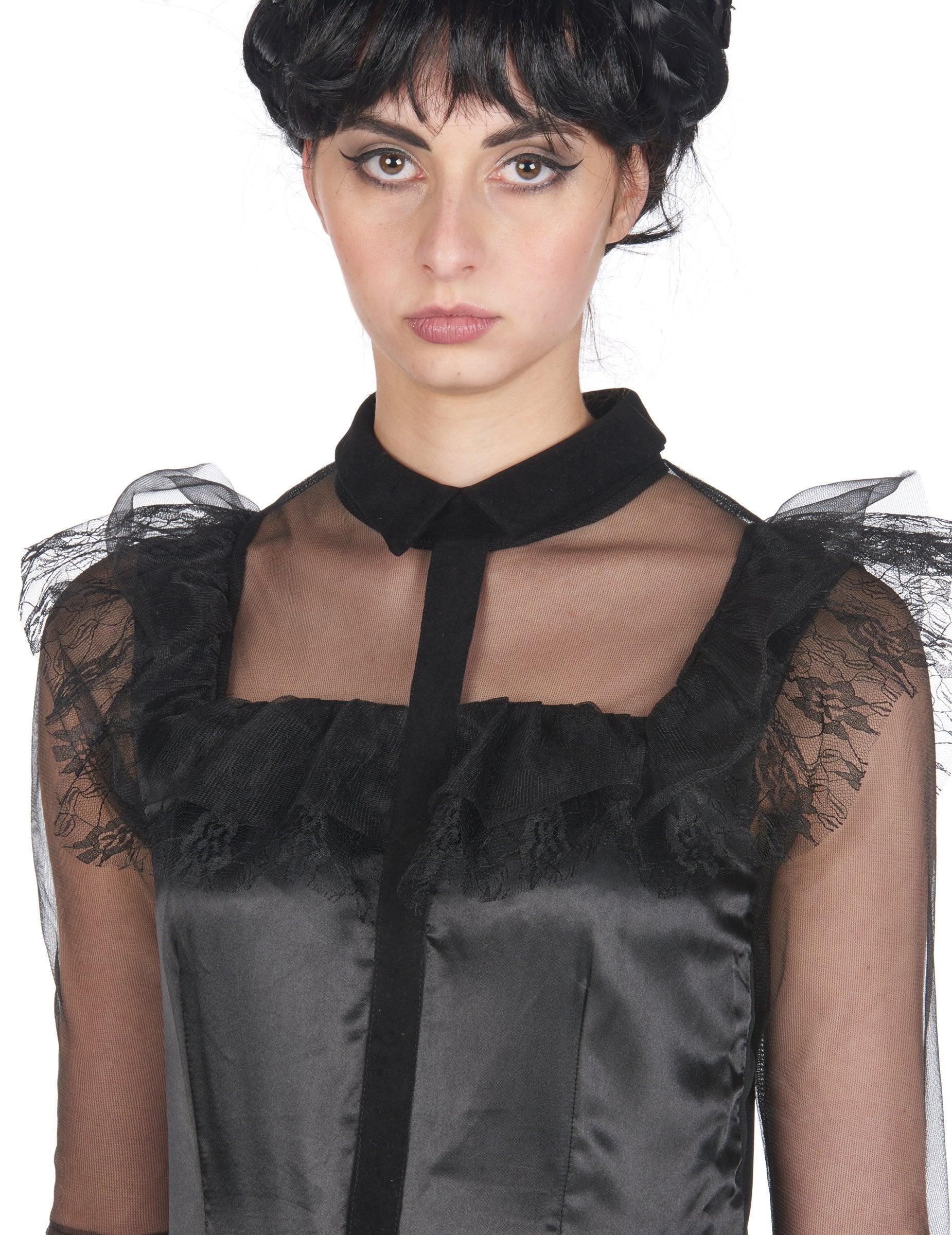 Détail du col et de la dentelle du déguisement robe de bal gothique