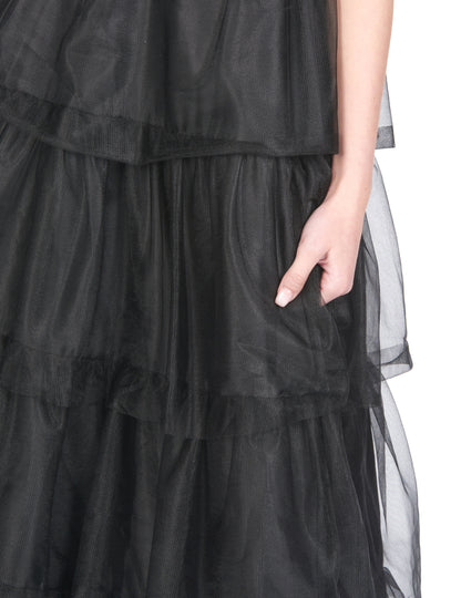 Détail des volants en tulle du déguisement robe de bal gothique
