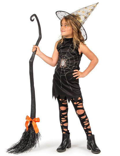 Vještica prerušena s djevojkom šeširom