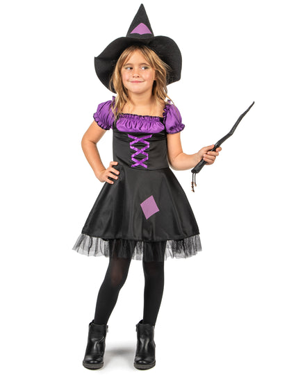 Violet vještica prerušava se s djevojkom šeširom