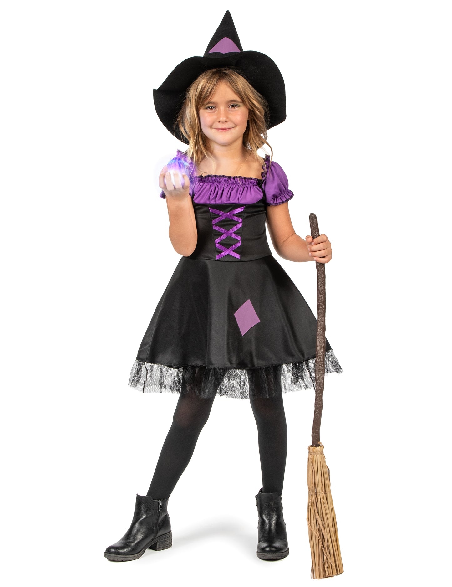 Violet vještica prerušava se s djevojkom šeširom