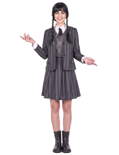 Prerušavanje ženske gotičke školske uniforme