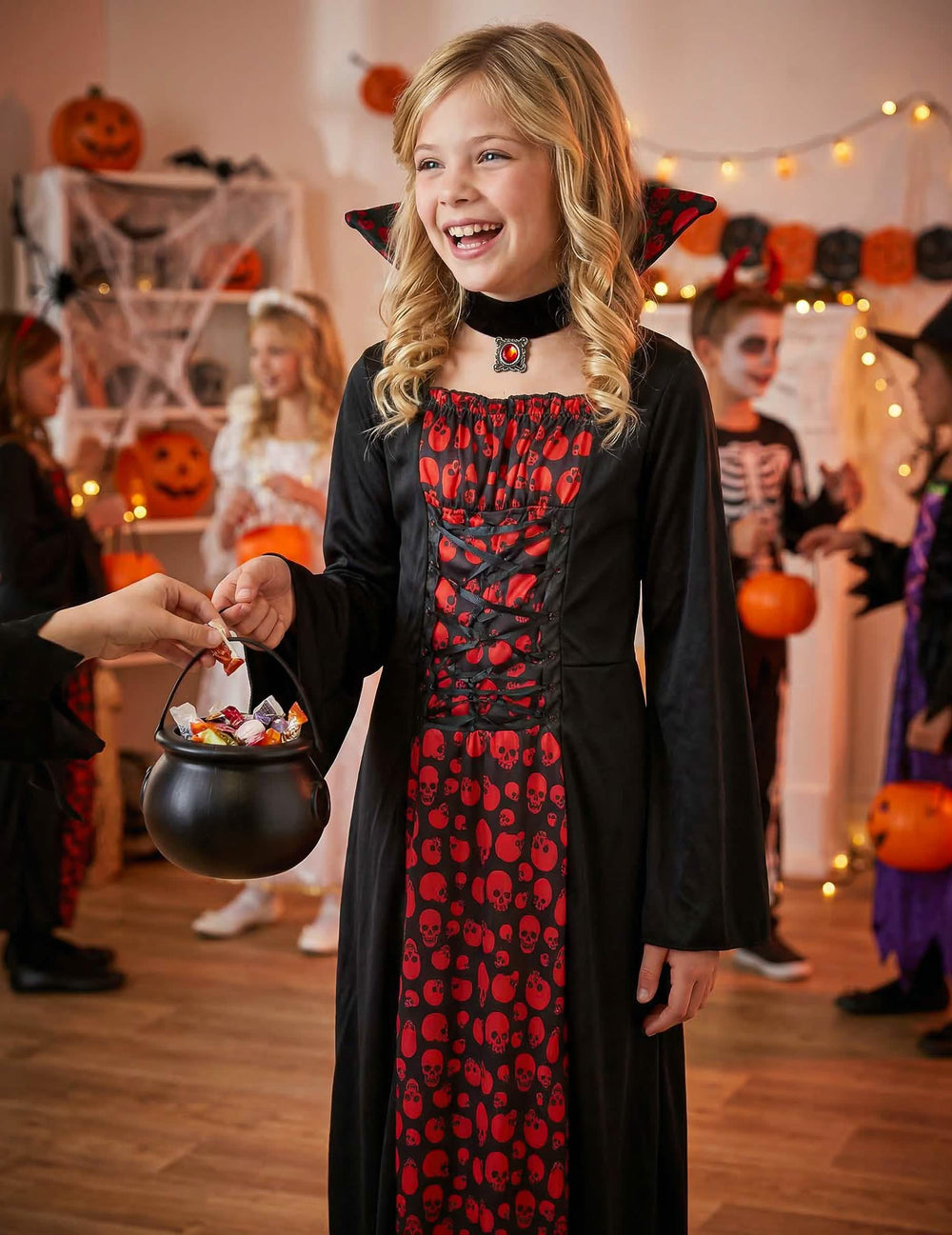 Uloga na halloween zabavi u kostimu vampira za djevojčica