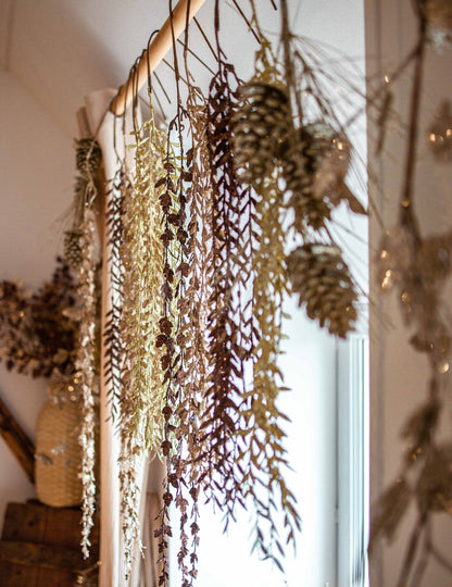 Girlanda od lišća sa šljokicama u boji čokolade 90 cm 