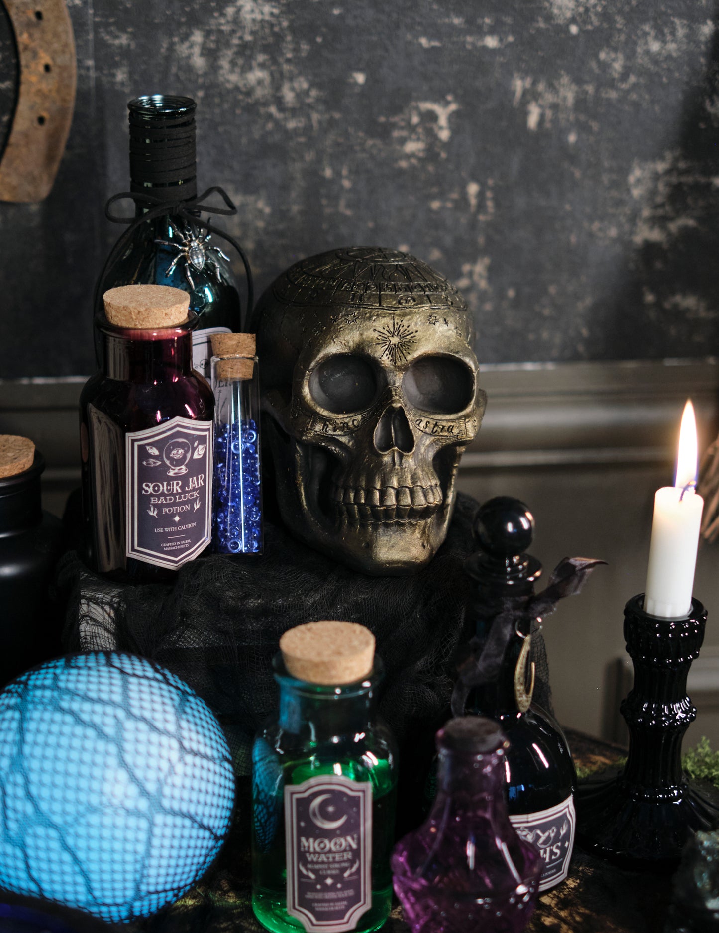 Mjesečna voda zelena staklena bočica 13.5 cm