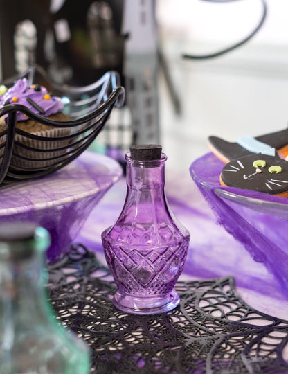 Bočica od ljubičastog stakla 11,5 cm