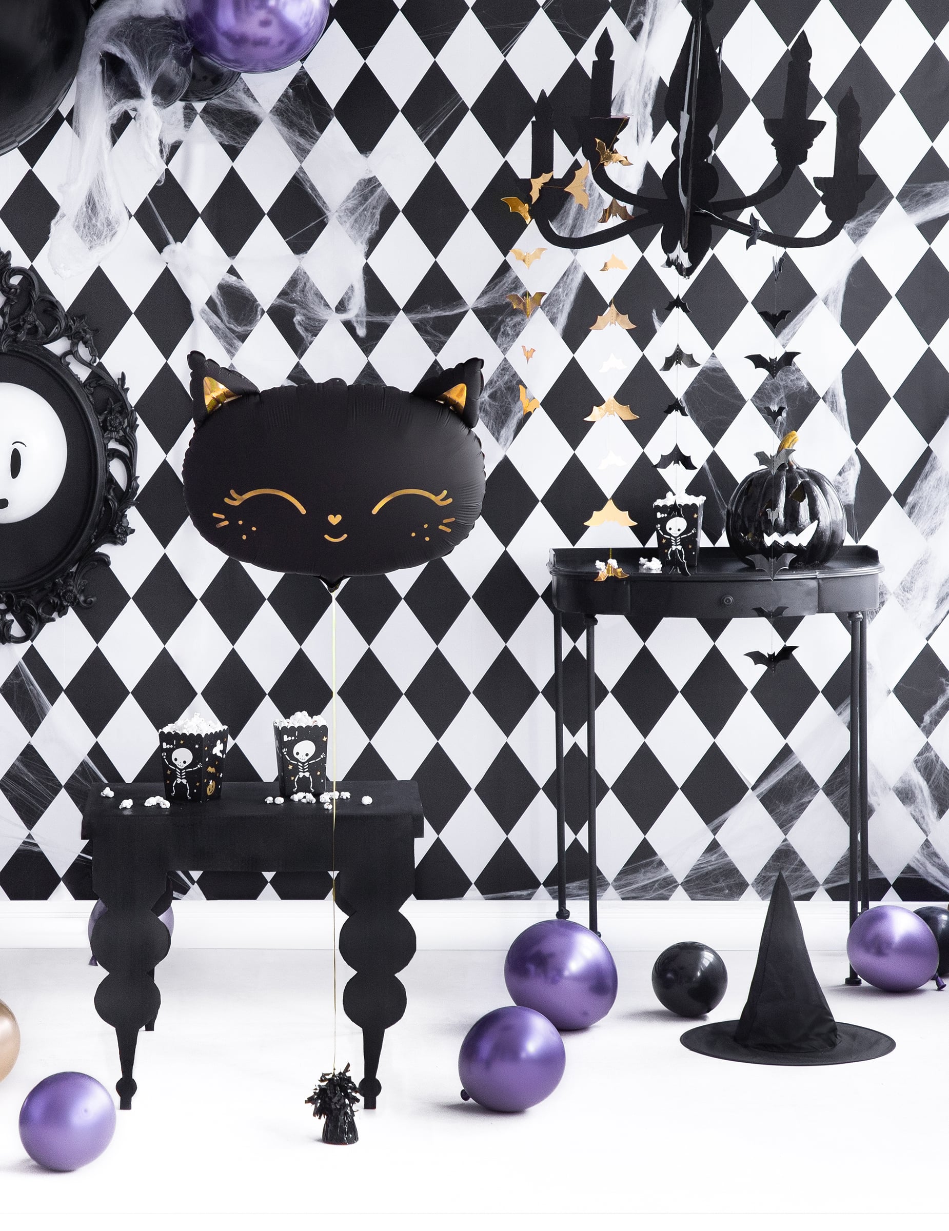 Mise en situation de la guirlande chauve-souris pour Halloween
