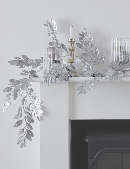 1,75 m srebrna girlanda od lišća za božićni stol