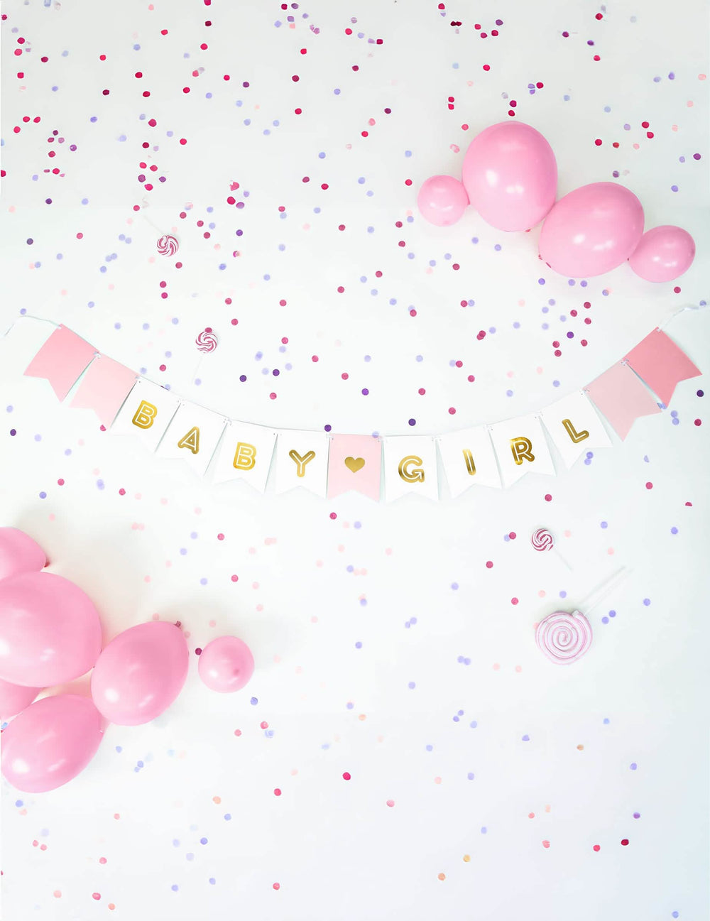 Mise u scenu s baloni i konfeti od kartonske girlande baby girl za baby shower