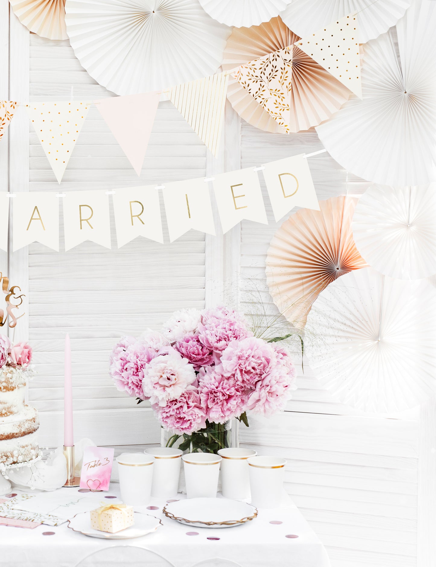 Karton Garland Upravo se oženio bijelom i zlatnom 15 x 155 cm