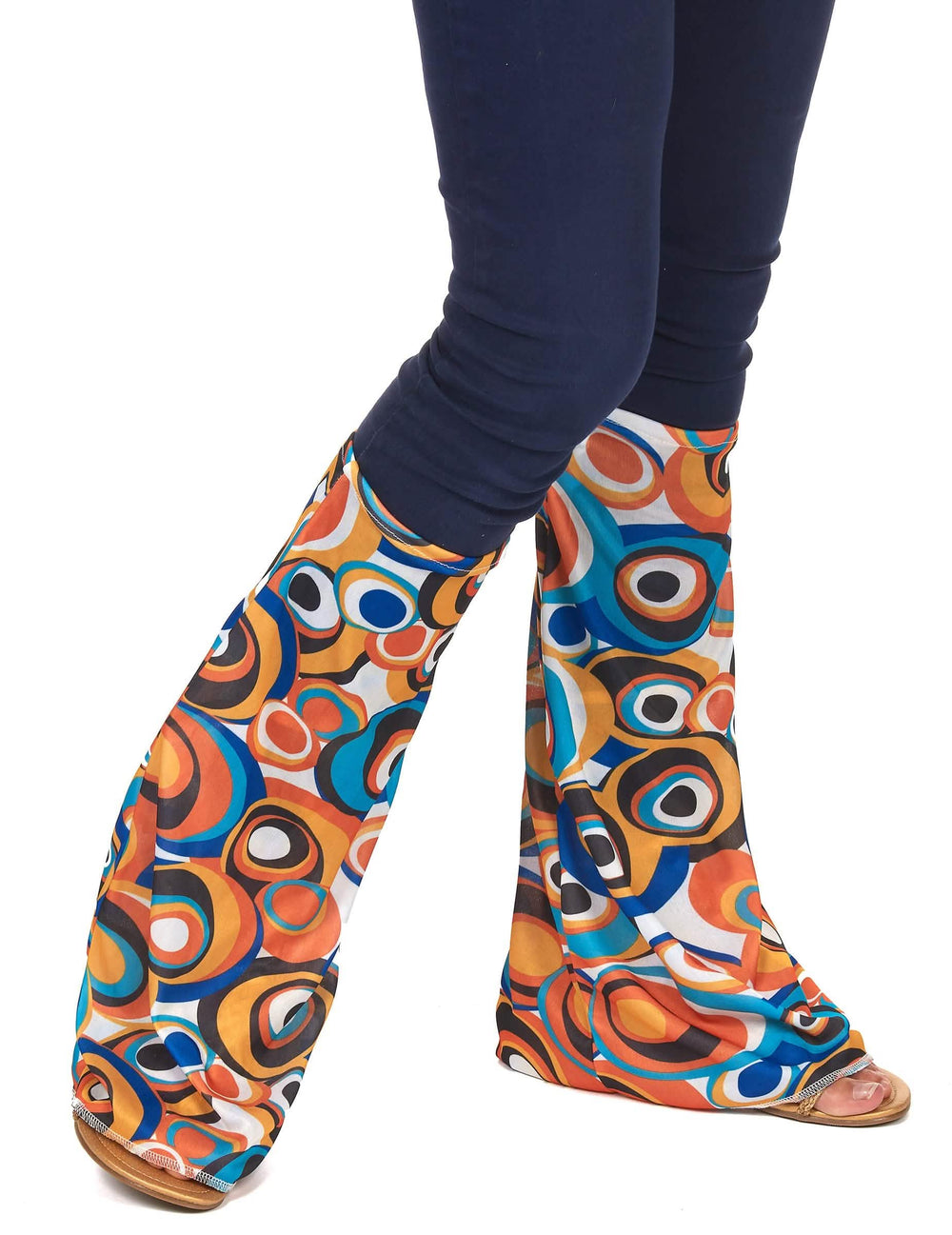Detalji na hlačama s psihodeličnim uzorkom iz kompleta retro hippie dodaci