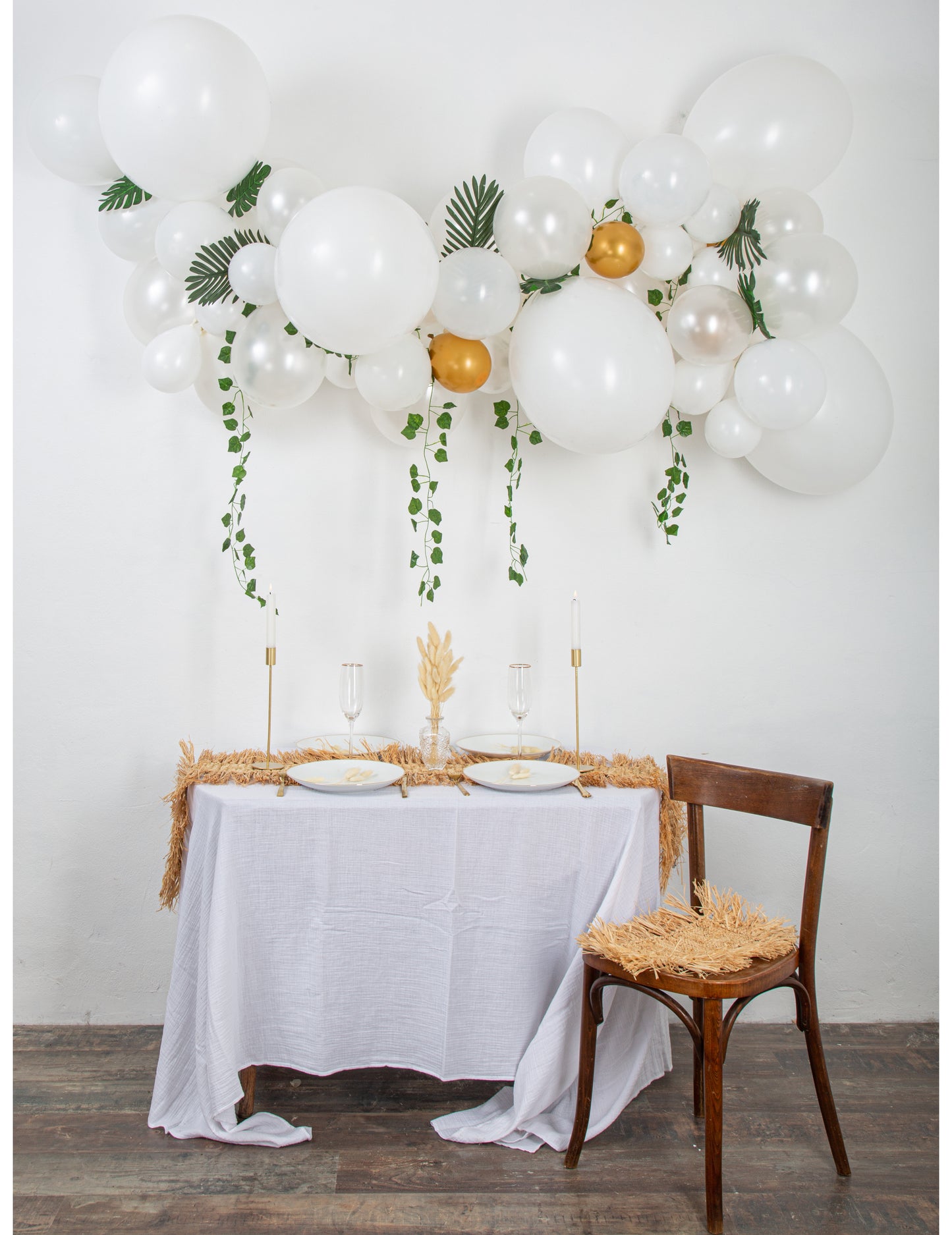 Komplet od 55 bijelo-zlatnih balona za izradu luka s bršljanom i tropskim lišćem, šik ukras