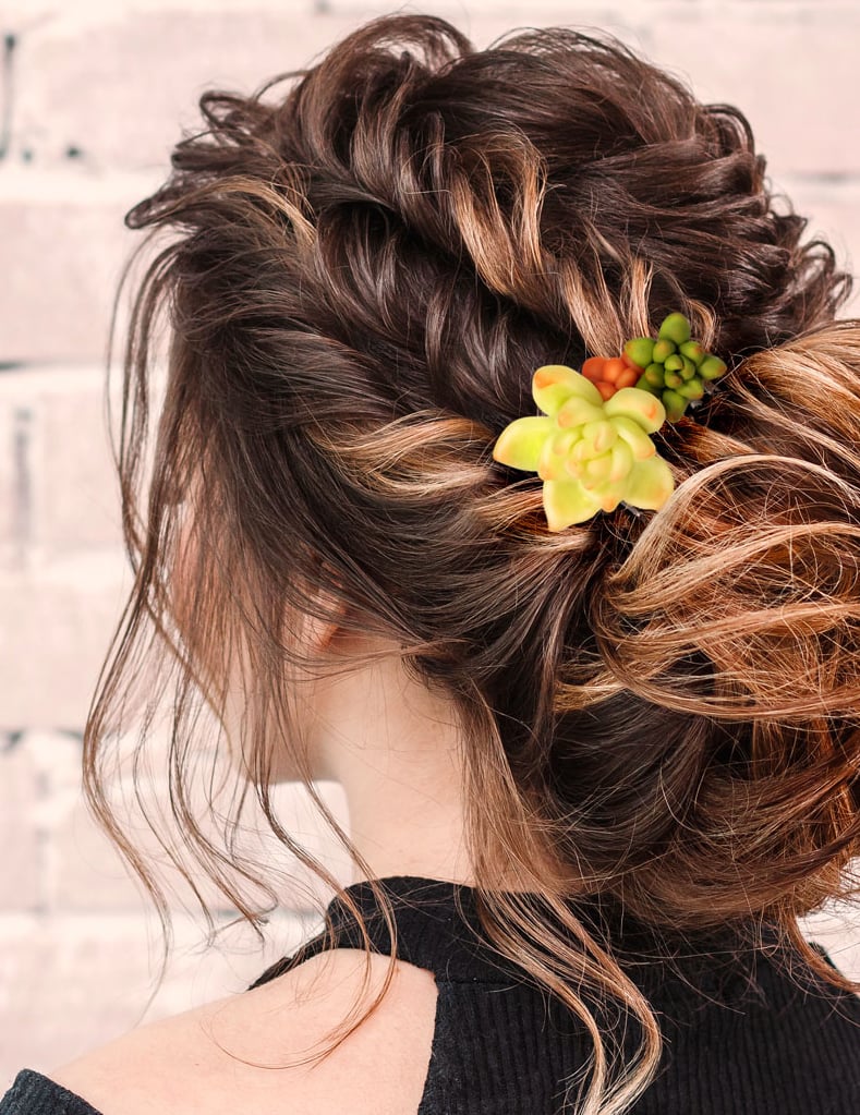 Vue de profil du kit bijoux porte-bonheur broches à cheveux succulentes en fimo